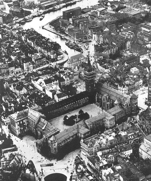 One flew over Königsberg thumbnail
