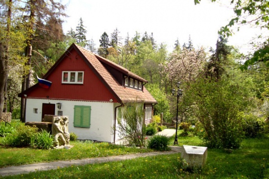 Präsentation von Werken des Künstlers Witali Papst in der Nähe von Swetlogorsk (Rauschen) thumbnail