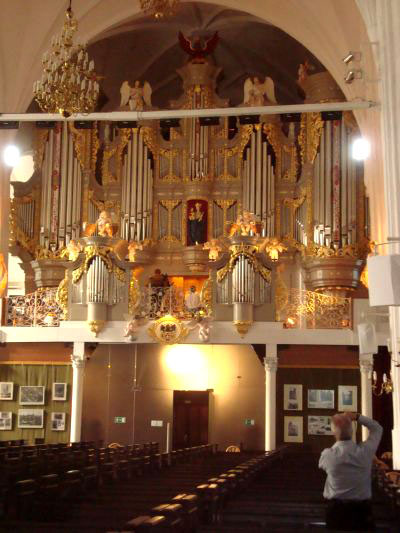 Stephan von Bothmer begleitete Stummfilme wie Metropolis auf der Orgel im Königsberger Dom thumbnail