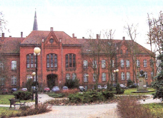 Streit um den Deutschunterricht an der der Allensteiner Grundschule Nr. 9 thumbnail